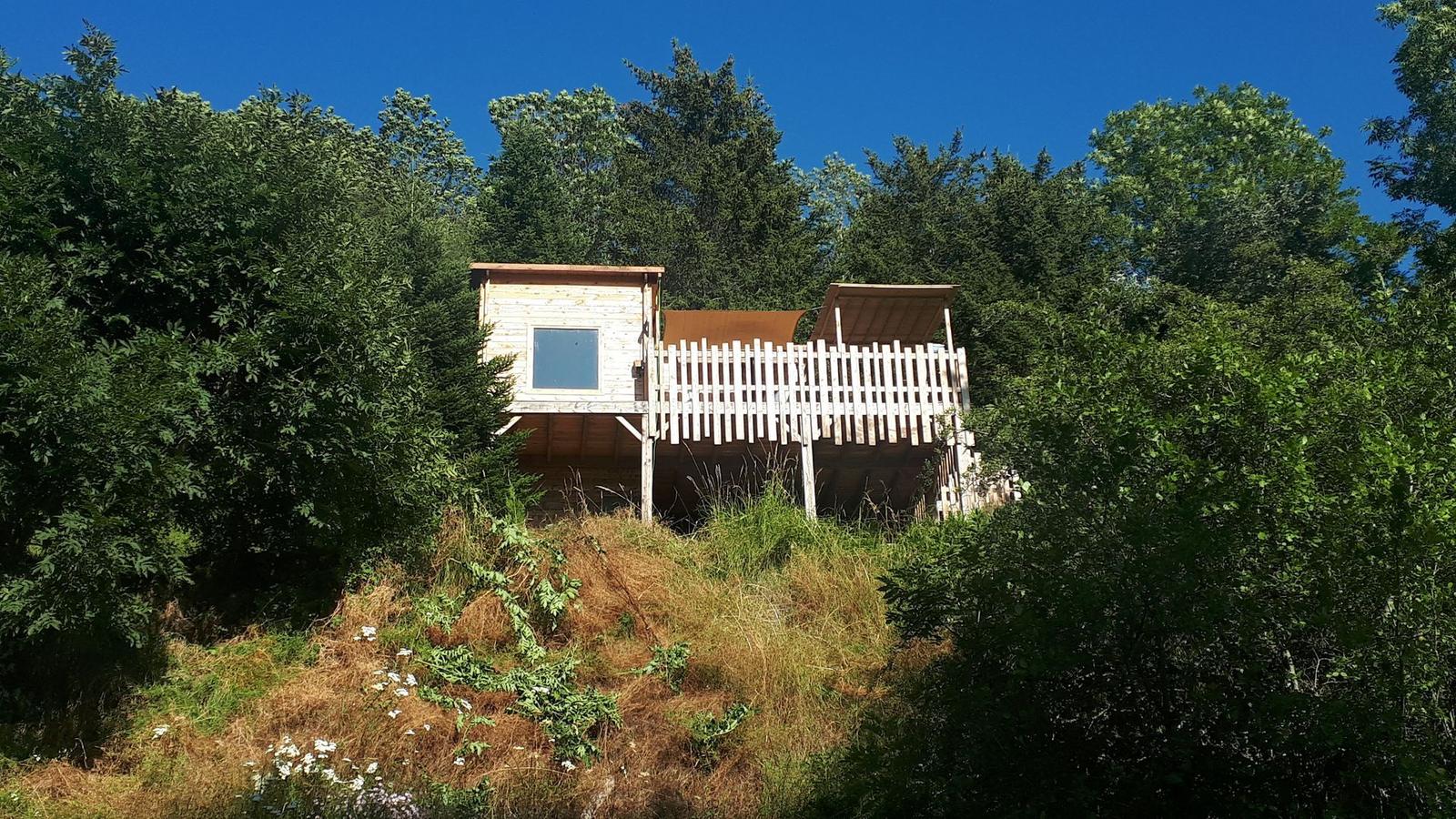 Cabane « Cabane spa des Milvus à Cheylade » — Cheylade (Cantal)
