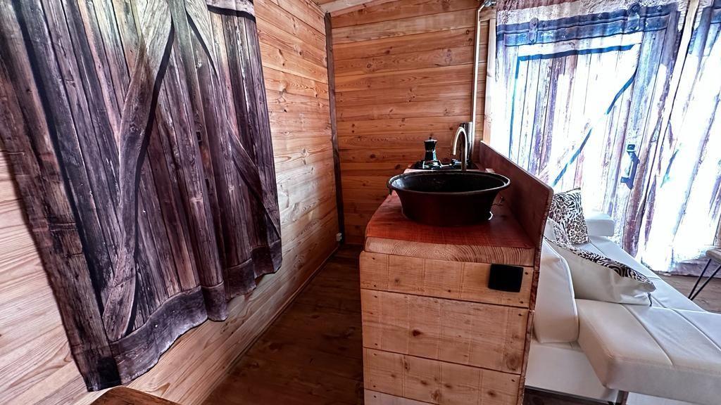 Photo 6/10 — Cabane « Cabane spa des Milvus à Cheylade » à Cheylade Cantal